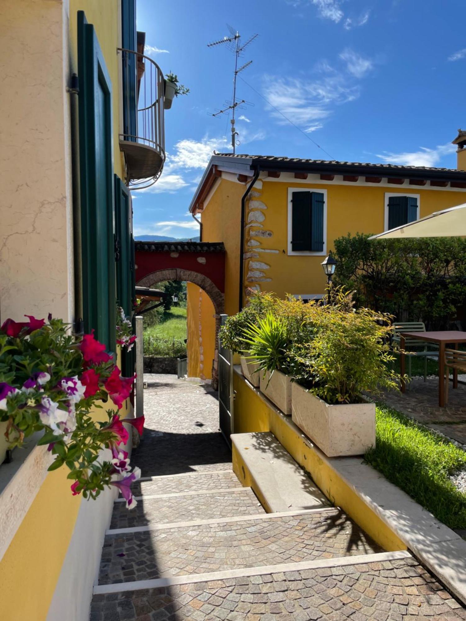 Relais Fontana Rosa B&B Wellness カプリーノ・ヴェロネーゼ エクステリア 写真
